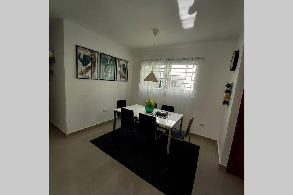 Confortable Apartamento De 3 Tres Habitaciones, Con Hermosa Vista De Area Verde, Ademas De Piscinas Y Juegos Infantiles En Area Recreativa Santiago De Los Caballeros Εξωτερικό φωτογραφία